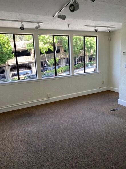 More Photos Of 6232 La Salle Ave, Oakland Office For Lease