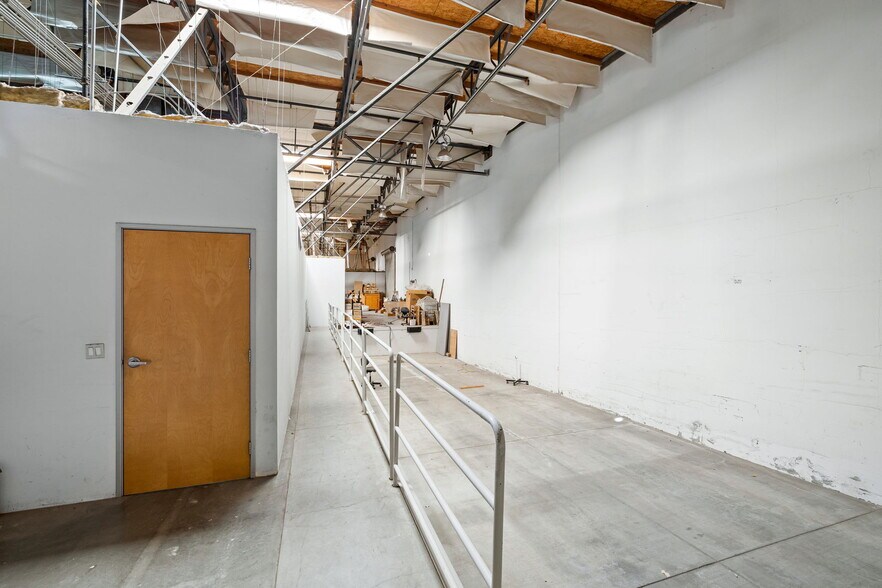 More Photos Of 6690 Doolittle Ave, Riverside Warehouse For Sale