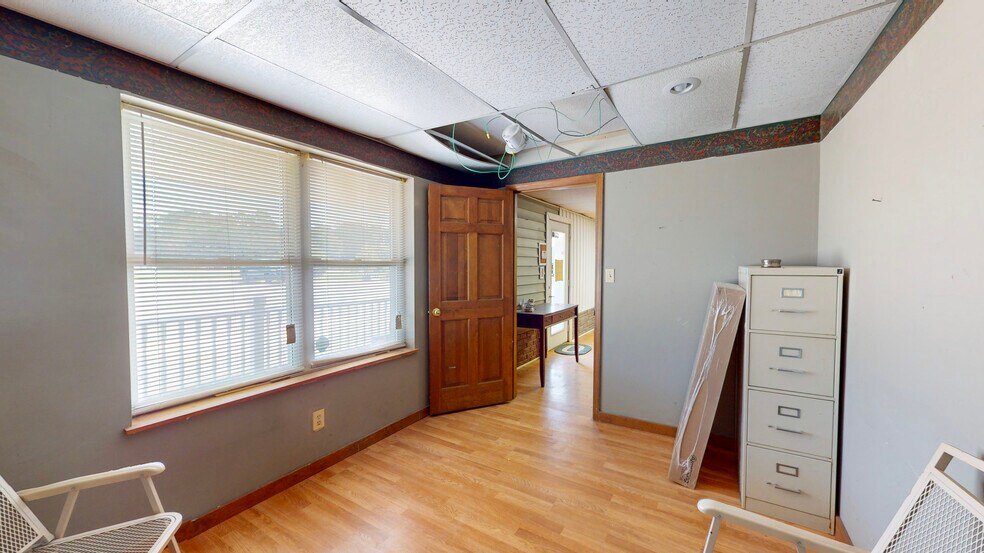 More Photos Of 5534/5546 Waterlevel Hwy, Cleveland Light Distribution For Sale