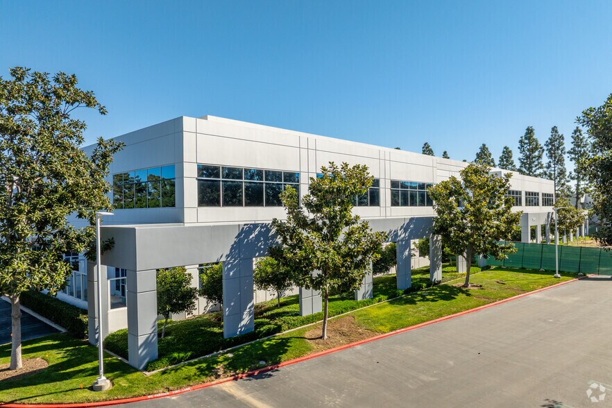 More Photos Of 15345 Barranca Pky, Irvine Research And Development For Lease