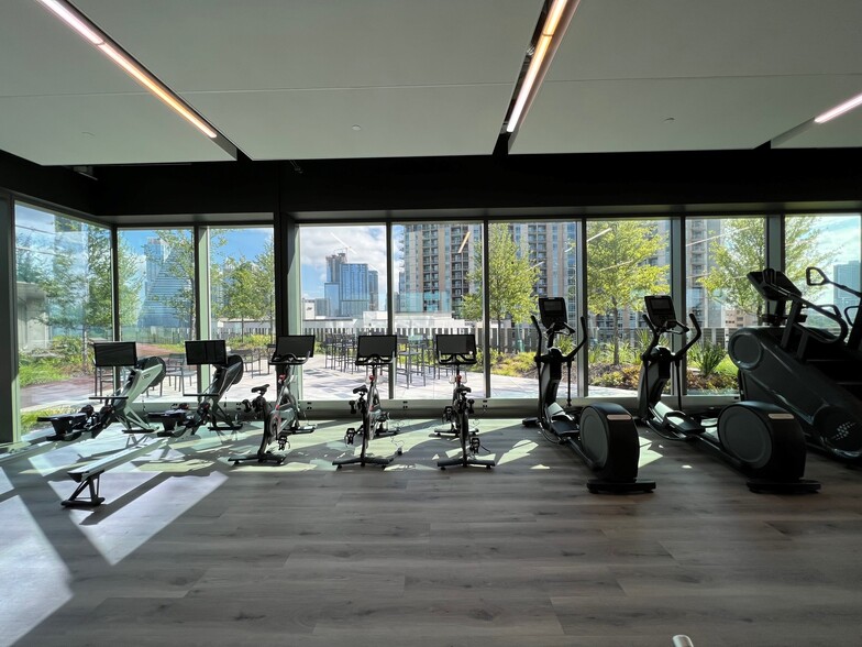 More Photos Of 401 S 1st St, Austin Office For Sale