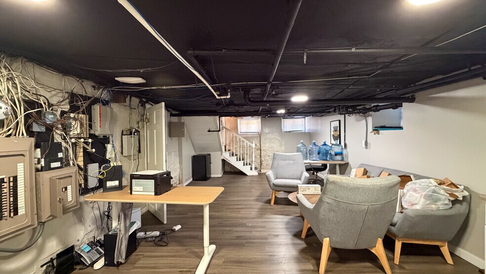 More Photos Of 2100 Auburn Ave, Cincinnati Office For Sale