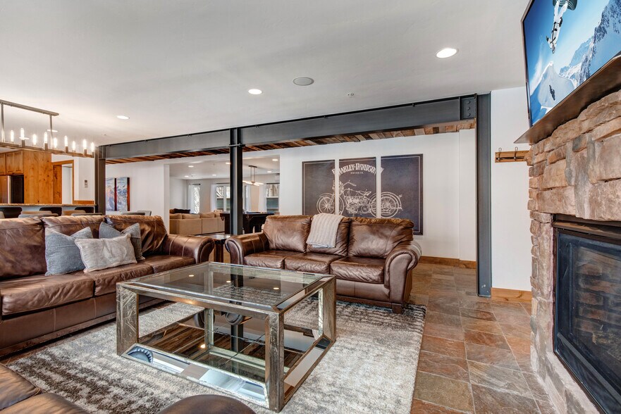 More Photos Of 1469 Woodside Ave, Park City Lodge Meeting Hall For Sale