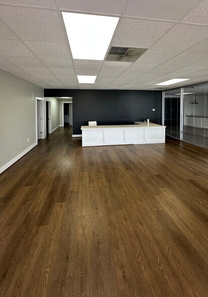 More Photos Of 5708 N Shepherd Dr, Houston Unknown For Lease