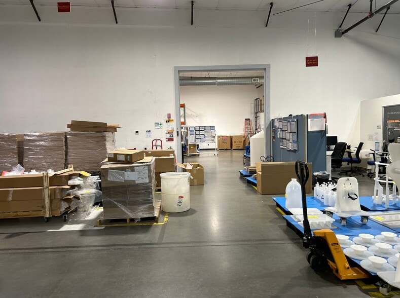 More Photos Of 440 Washington St, Auburn Freestanding For Lease