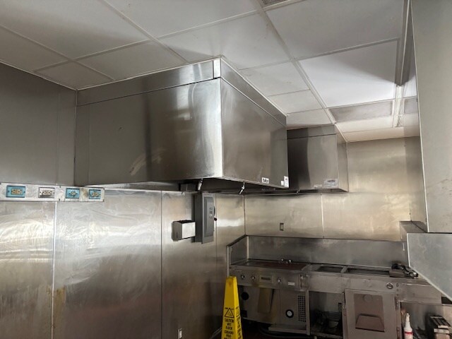 More Photos Of 1266 Canton Rd, Akron Fast Food For Lease