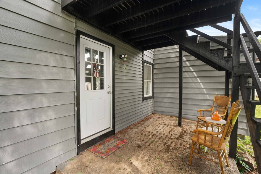More Photos Of 26 John Ringo Rd, Ringoes Apartments For Sale