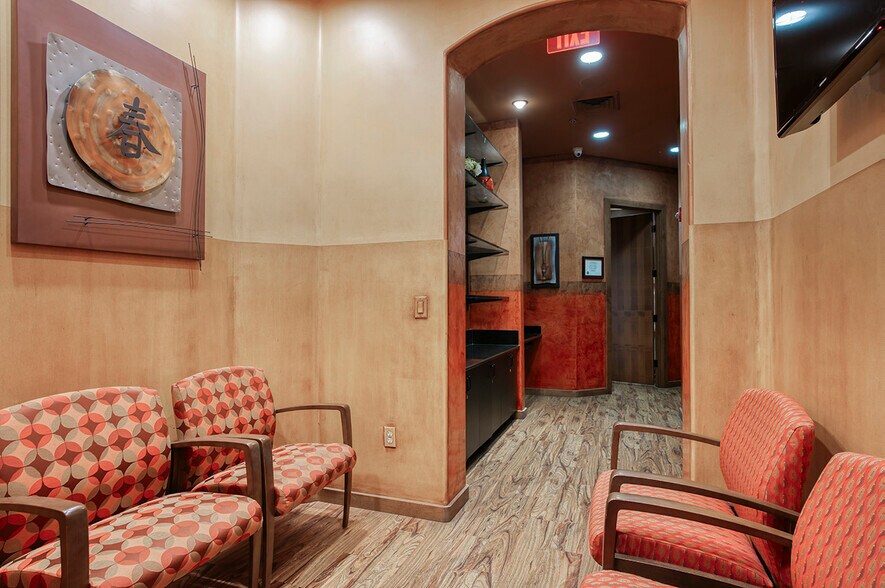 More Photos Of 1635 N Greenfield Rd, Mesa Medical For Lease