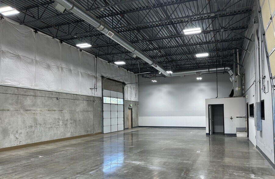 More Photos Of 501 E Scenery Ln, Meridian Showroom For Lease
