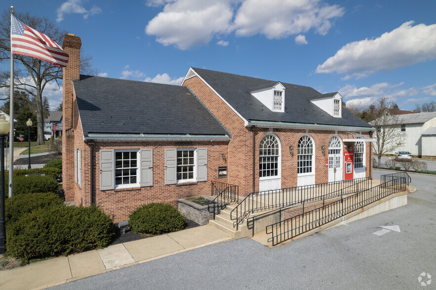 Primary Photo Of 313 W Cypress St, Kennett Square Bank For Lease