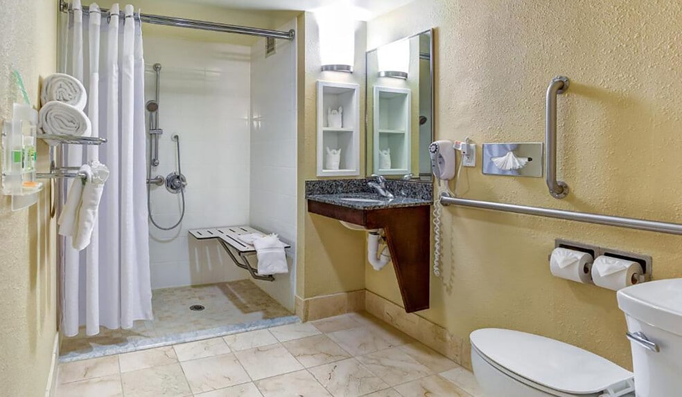 More Photos Of 251 Pennsylvania Pky, Indianapolis Hotel For Sale