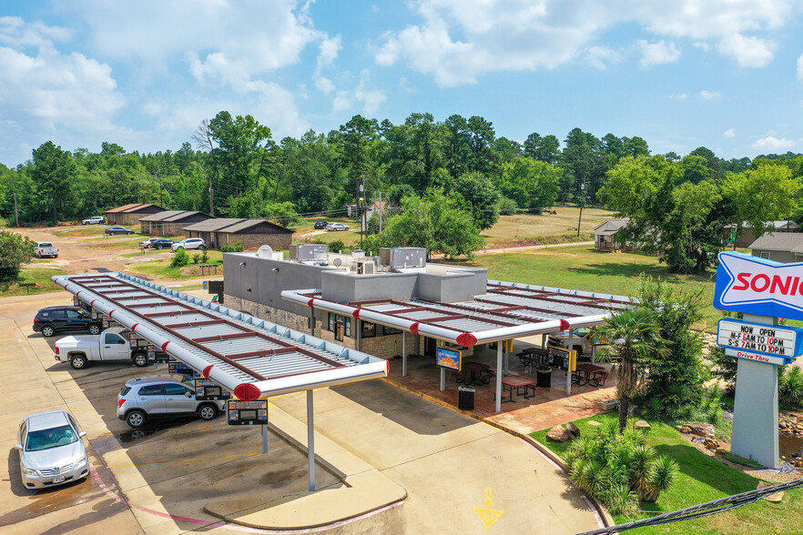 Primary Photo Of 1006 E First St, Hughes Springs Fast Food For Sale