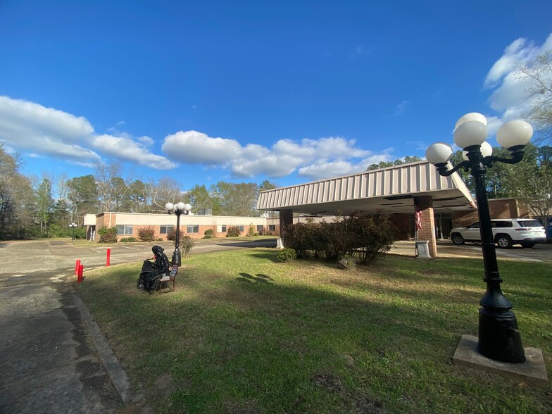 Primary Photo Of 1521 E Rusk St, Jacksonville Assisted Living For Sale