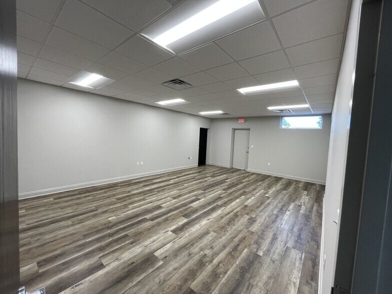 More Photos Of 5901 N W St, Pensacola General Retail For Sale