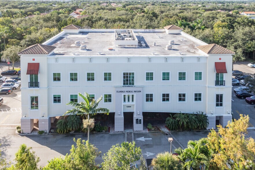 More Photos Of 12600 Pembroke Rd, Miramar Medical For Lease