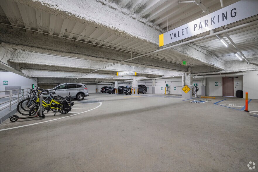 More Photos Of 1999 Harrison St, Oakland Office For Lease