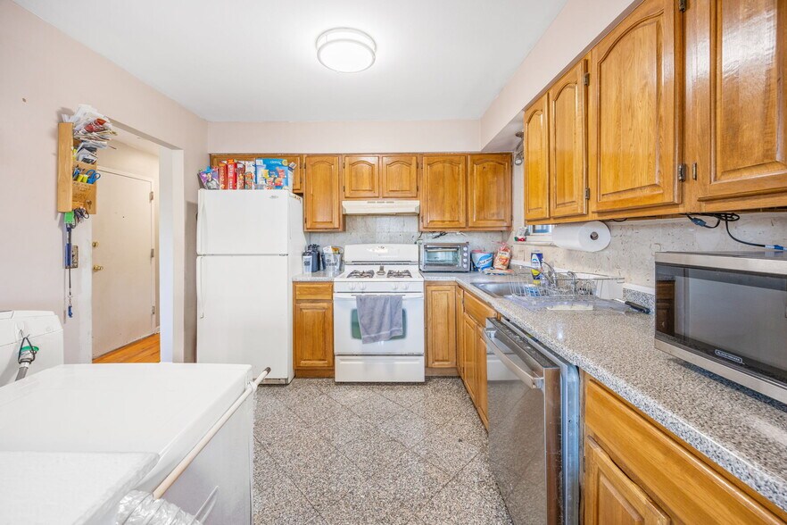 More Photos Of 7521 Caldwell Ave, Middle Village Multifamily For Sale