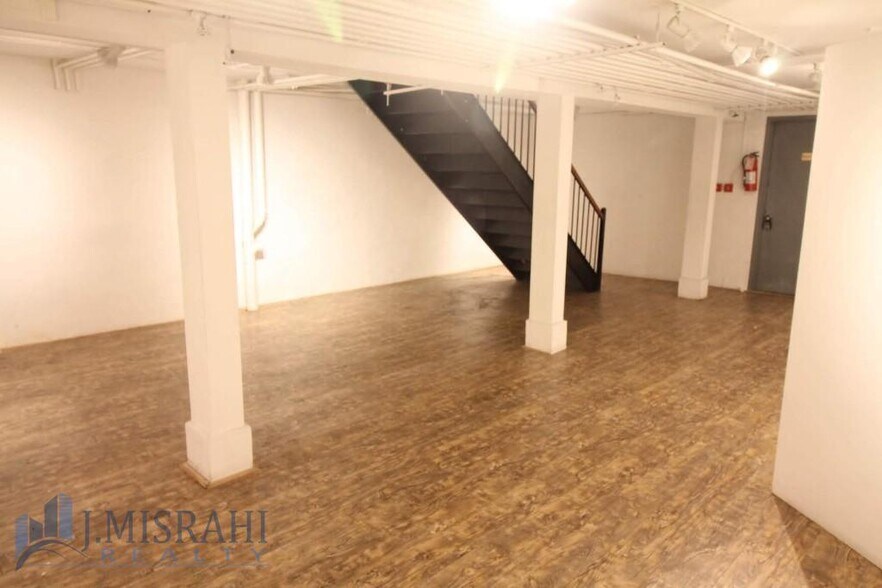 More Photos Of 98 Orchard St, New York Apartments For Lease