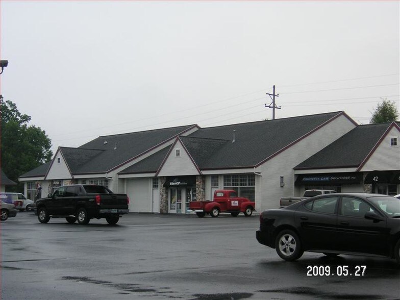 More Photos Of 32-50 E Lakewood Blvd, Holland Freestanding For Sale