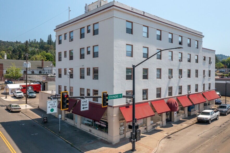 More Photos Of 803-815 SE Stephens St, Roseburg Multifamily For Sale
