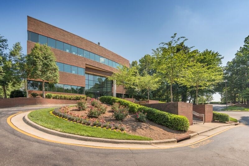 More Photos Of 401 Harrison Oaks Blvd, Cary Office For Lease