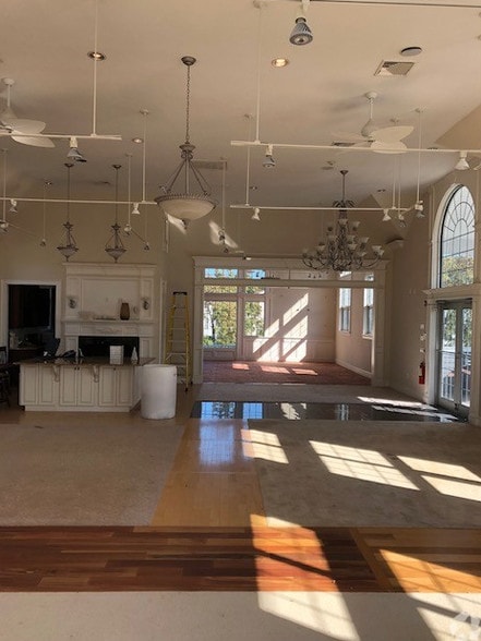 More Photos Of 502 Granite Ave, Milton Freestanding For Lease