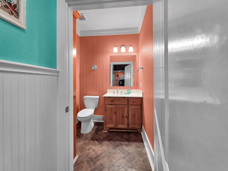 More Photos Of 970 Surfside, Crystal Beach General Retail For Sale