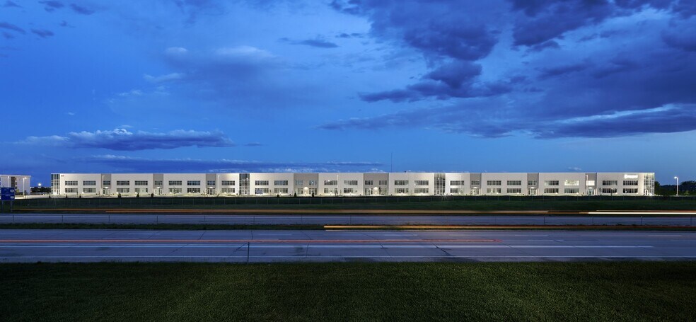 Primary Photo Of 305 Adventureland Drive NW, Altoona Showroom For Lease