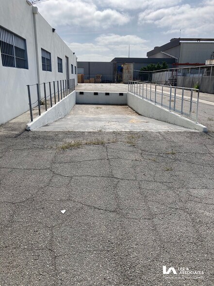 More Photos Of 16400 Garfield Ave, Paramount Warehouse For Sale