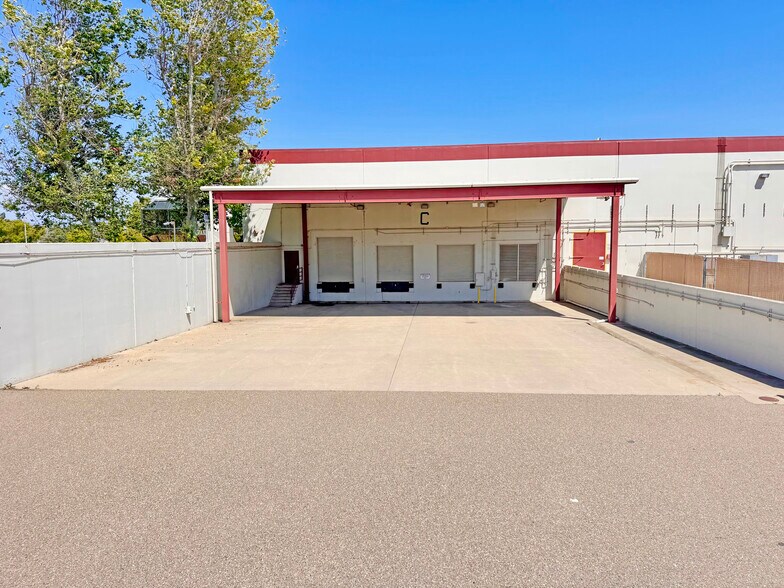 More Photos Of 2717 Aviation Way, Santa Maria Warehouse For Lease