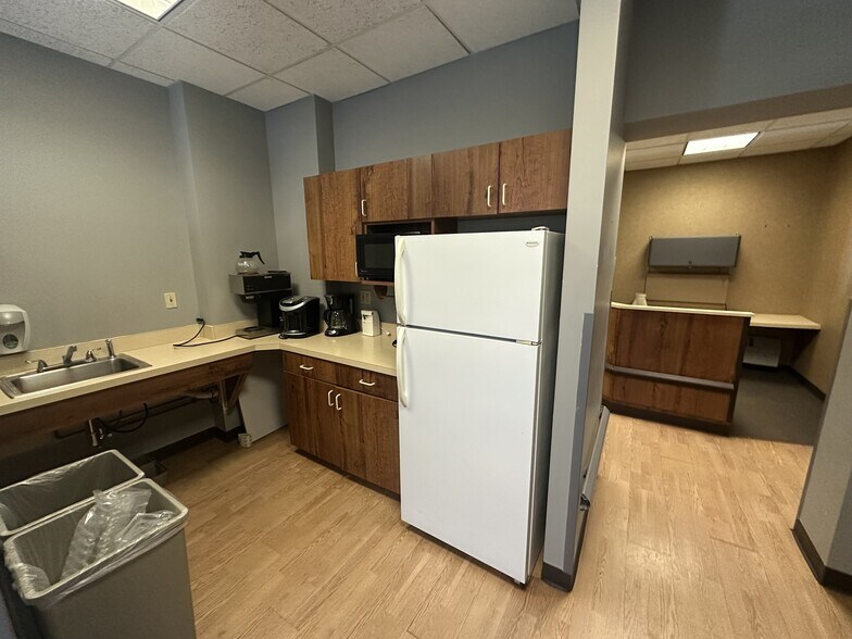 More Photos Of 1160 Main St, Buffalo Office For Sale