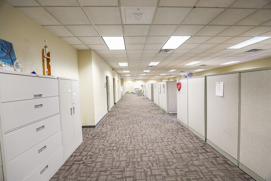 More Photos Of 3811 NW 40th Ter, Gainesville Office For Lease