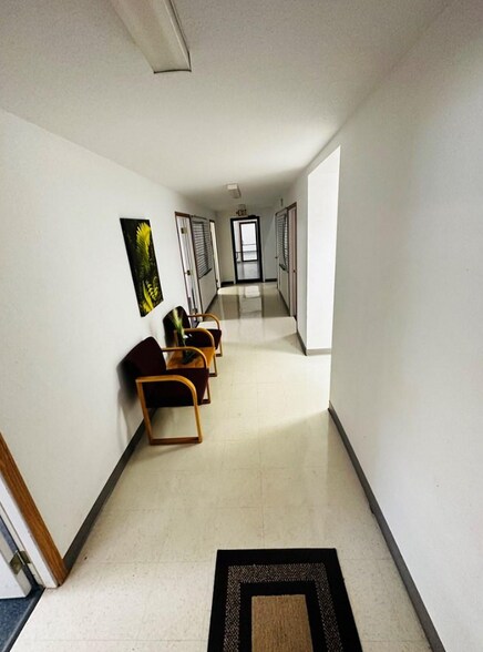 More Photos Of 8424 N HWY 69, Pollok Flex For Sale