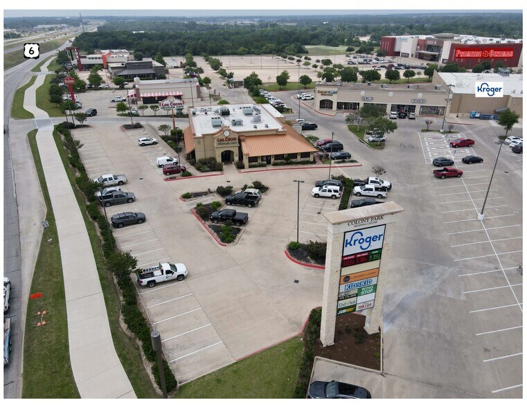 More Photos Of 920 N Earl Rudder Fwy, Bryan Restaurant For Sale