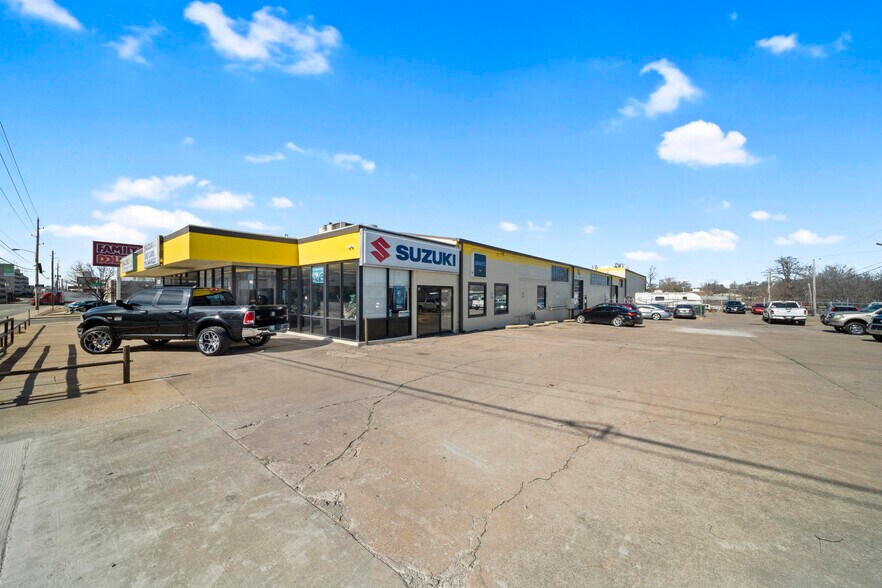 More Photos Of 2007-2015 E 11th St, Tulsa Auto Dealership For Sale