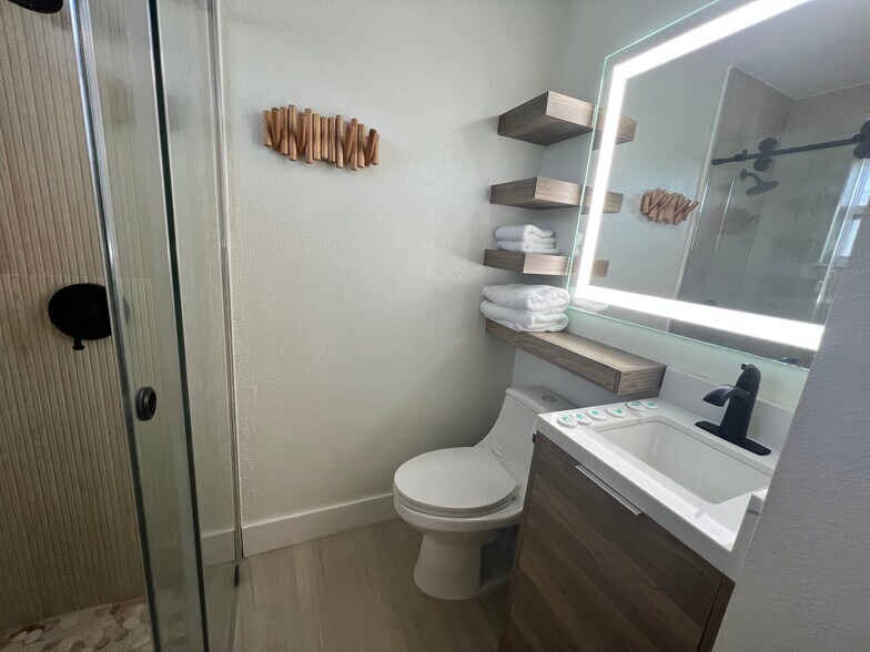 More Photos Of 2502 Tamarind Dr, Hutchinson Island Hotel For Sale