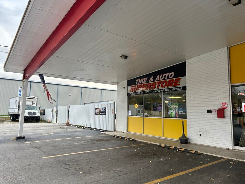 More Photos Of 5200 Cleveland St, Merrillville Truck Terminal For Lease