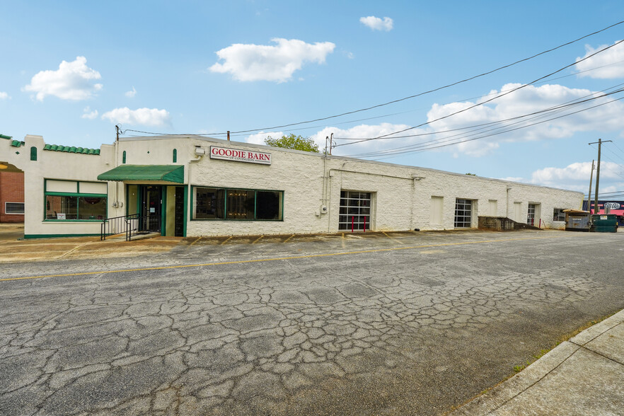 Primary Photo Of 1186 Clark St, Covington General Retail For Sale