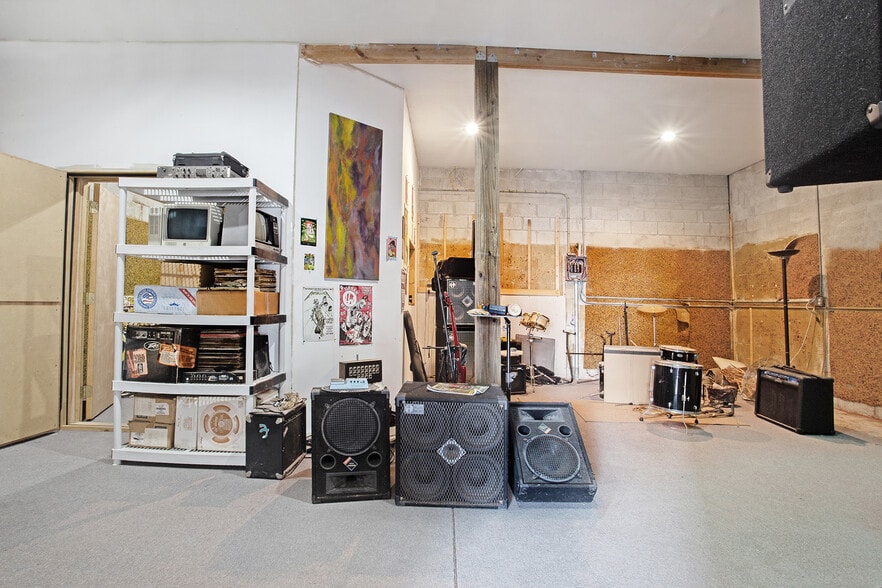 More Photos Of 14200-14238 SW 136th St, Miami Light Manufacturing For Sale