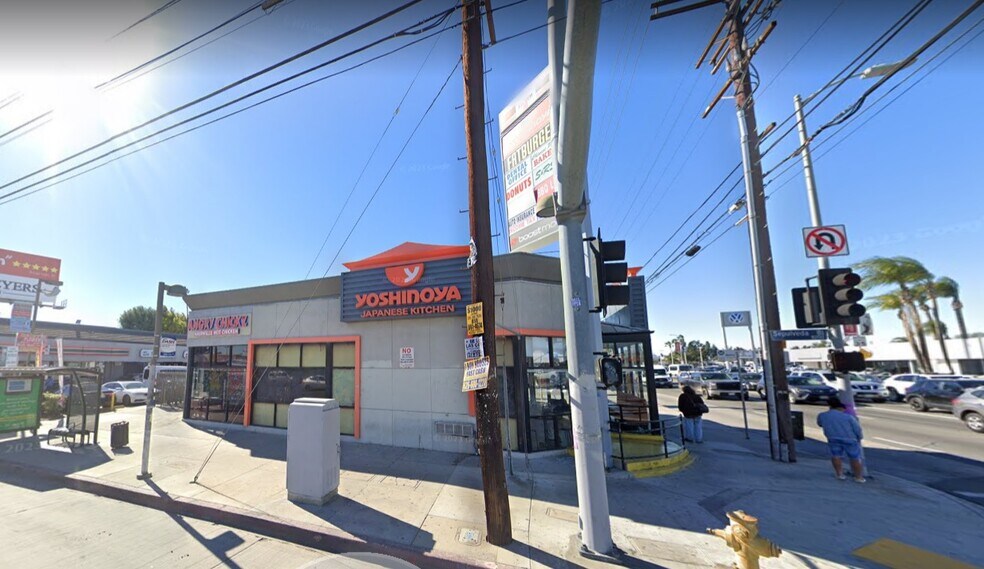 More Photos Of 8243-8267 Sepulveda Blvd, Panorama City Unknown For Lease