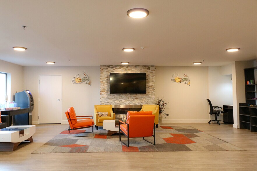 More Photos Of 19600 Elpers Rd, Evansville Hotel For Sale