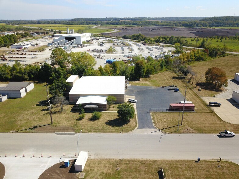 More Photos Of 1211 S Powell Rd, Independence Manufacturing For Lease