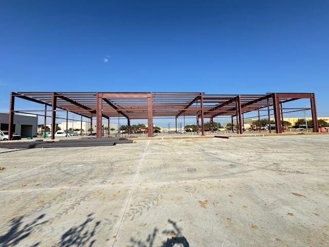 More Photos Of 405 Crossroads St, Laredo Freestanding For Lease
