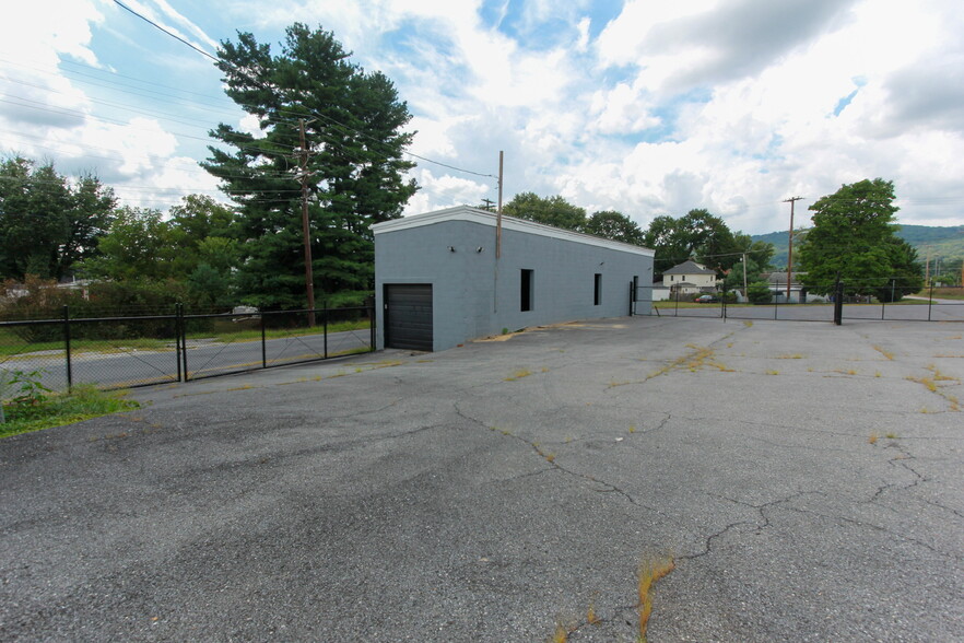 More Photos Of 36 Walnut St, Thurmont Warehouse For Lease