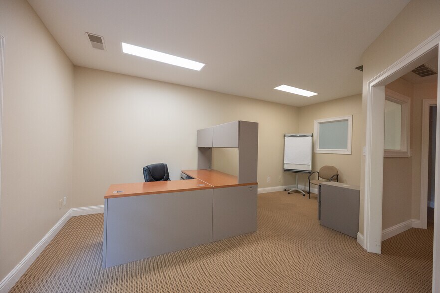 More Photos Of 7775 Cooper Rd, Montgomery Office For Lease