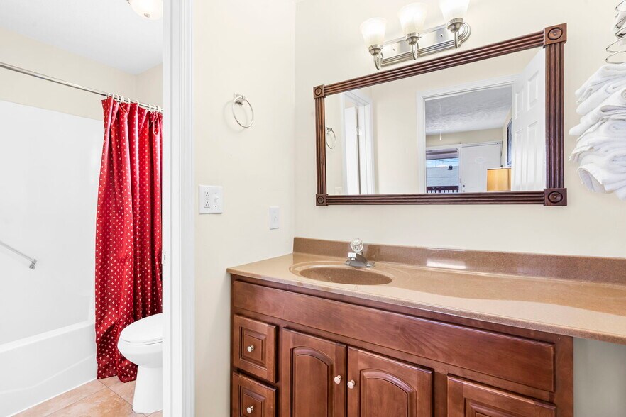 More Photos Of 1325 W Highway 76, Branson Hotel For Sale