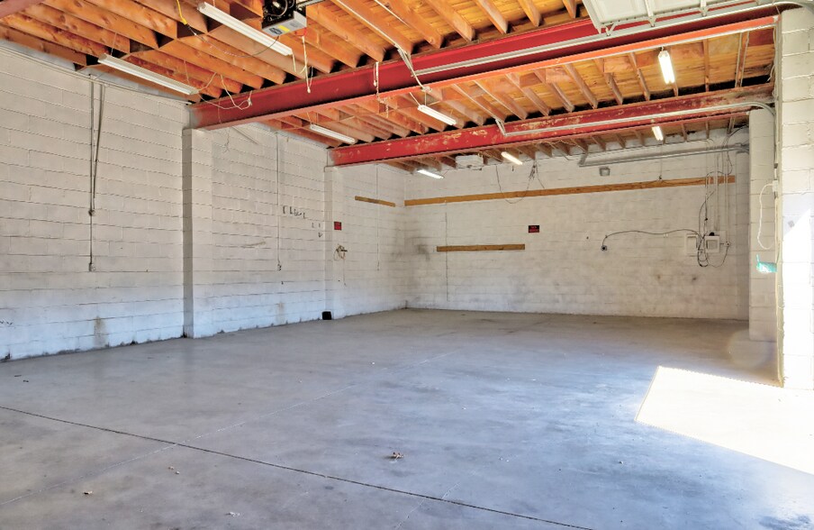 More Photos Of 419 E Main St, Mount Sterling Warehouse For Lease