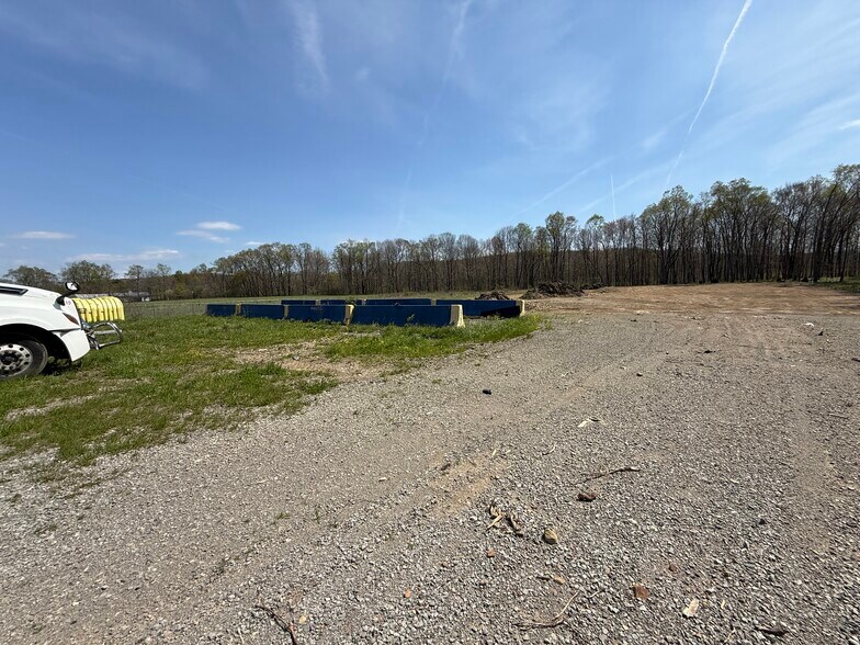 More Photos Of 4881 Pittsburgh Rd, Harrisville Light Distribution For Sale