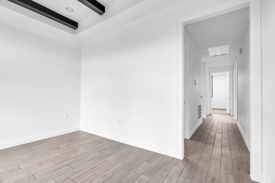 More Photos Of 8118 Fry Rd, Cypress Medical For Sale