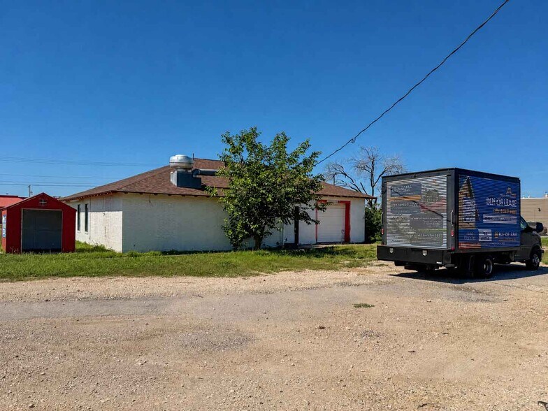 More Photos Of 1614 Pulliam St, San Angelo Office For Sale